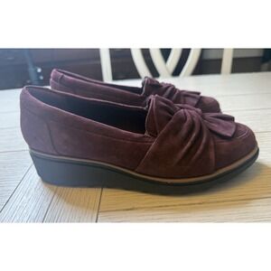 CLARKS NWOT SHARON DASHE BURGUNDY GENUINE SUEDE WEDGE LOAFER W/‎ Bow Detail 7.5M